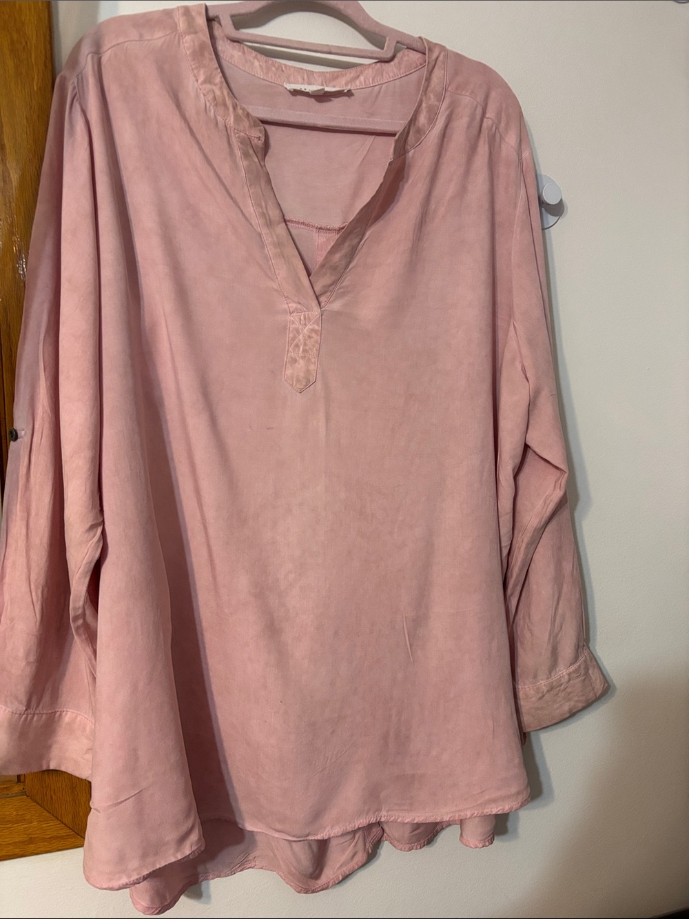 Jane and Delancey Soft Rose V-Neck Tunic